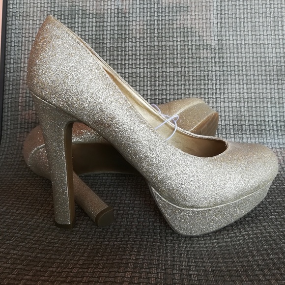 Shoes - Picture 1 of 5